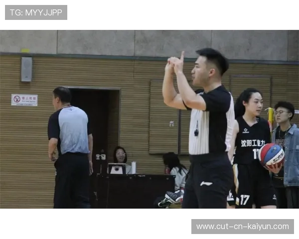 裁判新规持续优化，打造更公平的比赛环境，裁判宣布比赛结果